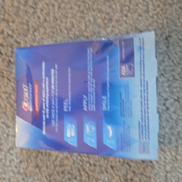 Crest 3D Whitestrips - Picture 2 of 5